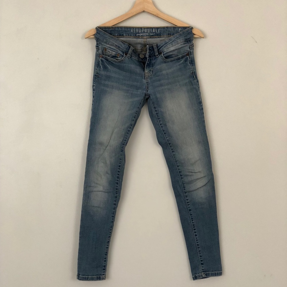 Aeropostale Light Wash Jeans